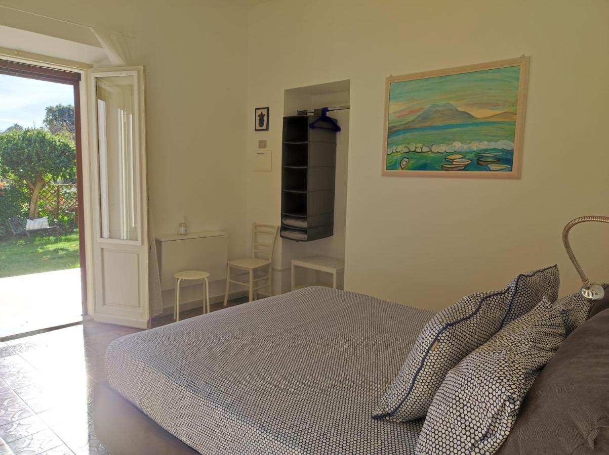 Il Giardino Di Tatiana Rooms & Breakfast La Maddalena  Eksteriør billede