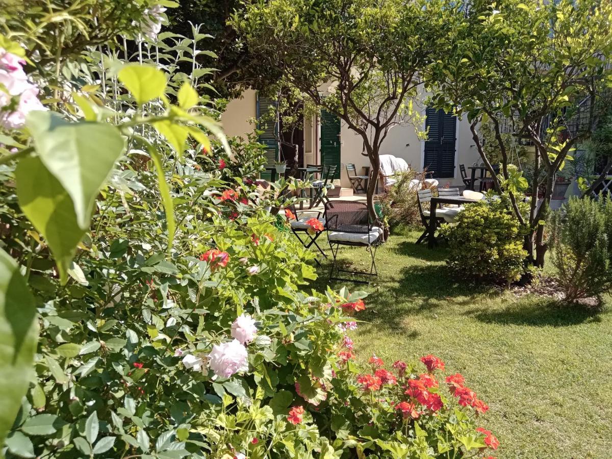 Il Giardino Di Tatiana Rooms & Breakfast La Maddalena  Eksteriør billede