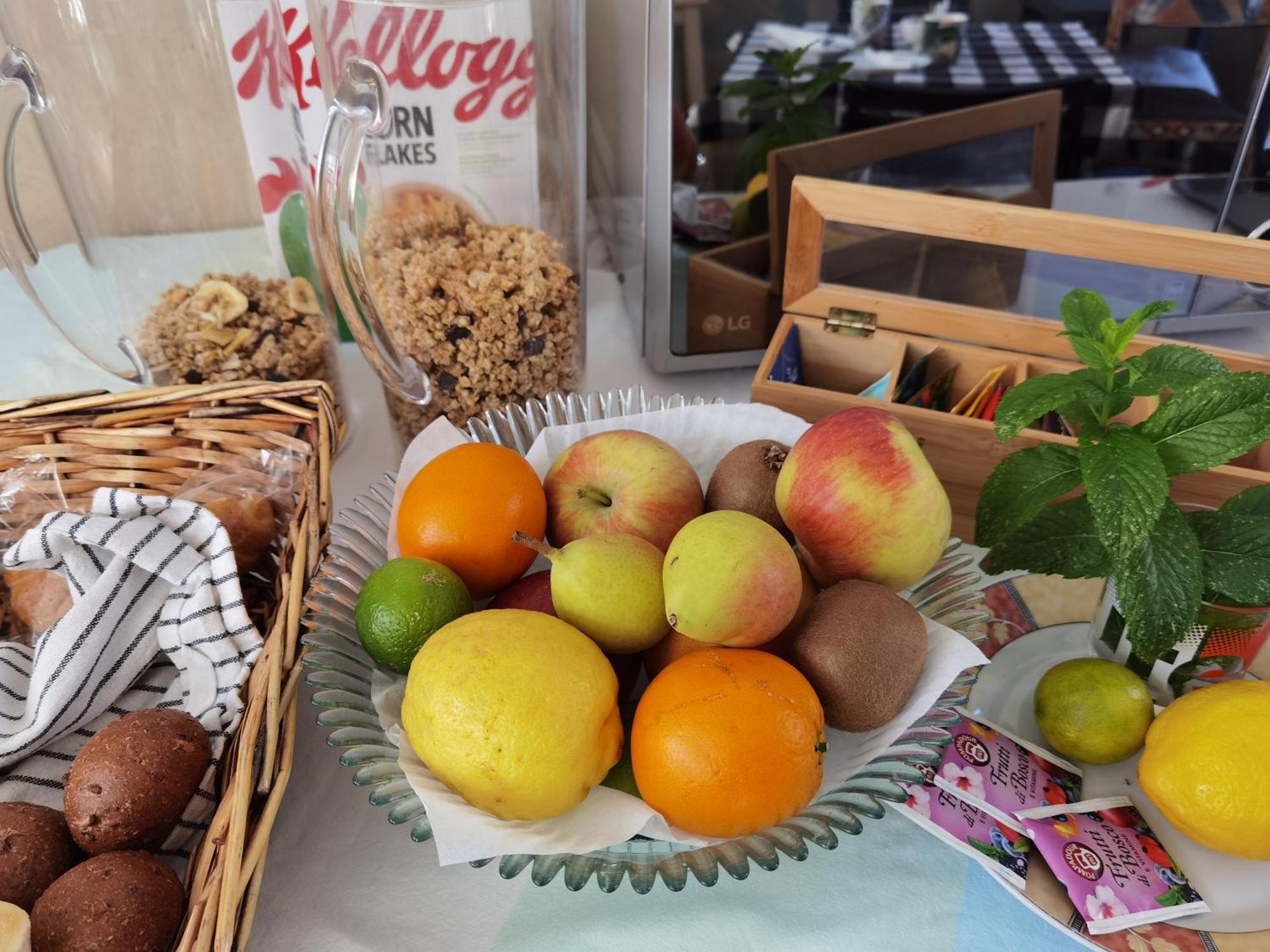 Il Giardino Di Tatiana Rooms & Breakfast La Maddalena  Værelse billede