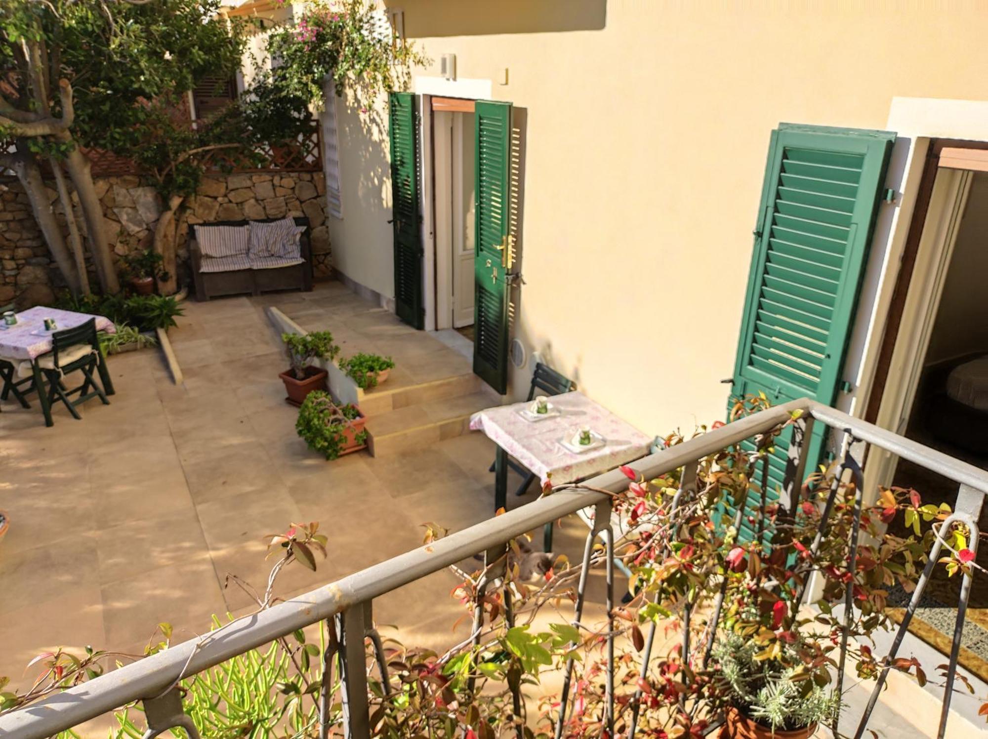 Il Giardino Di Tatiana Rooms & Breakfast La Maddalena  Eksteriør billede